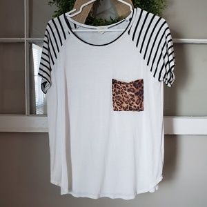 Bibi Womens fall top leopard print size Small